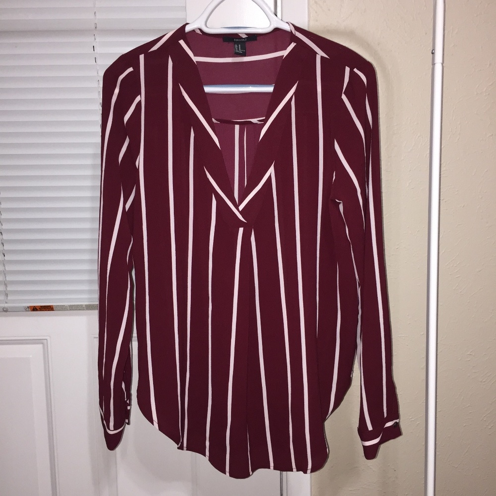 F21 striped v neck top, size M